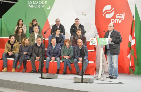 Mitina Laudion - Mikel Legarda, Almudena Otaola, Andoni Ortuzar