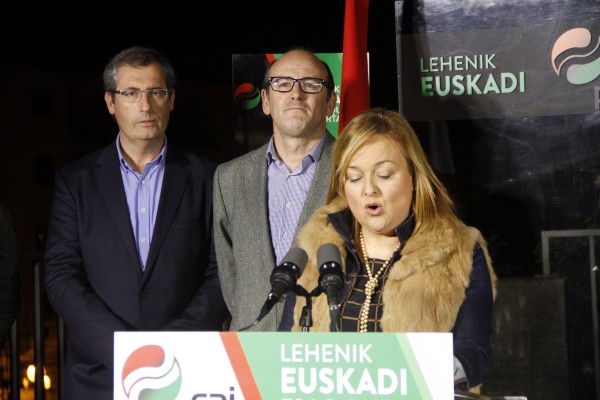 Joseba Agirretxea, María Eugenia Iparragirre. AHT, mugaz gaindiko sarea