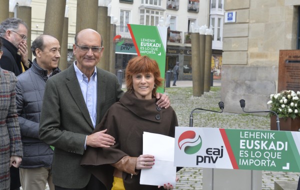Mikel Legarda, Almudena Otaola. Acto recentralización