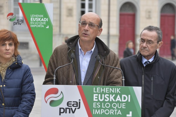Mikel Legarda y Almudena Otaola - Empleo