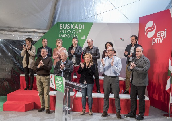 Mitin Bergara - Joseba Agirretxea, María Eugenia Iparragirre, Joseba Egibar	
