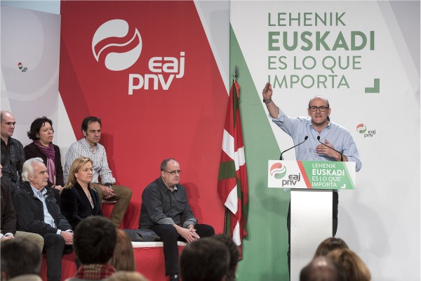 Mitin Bergara - Joseba Agirretxea, María Eugenia Iparragirre, Joseba Egibar	