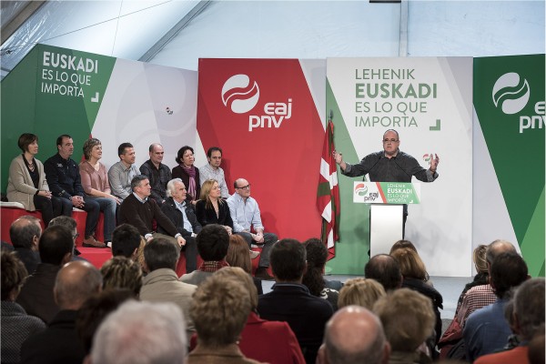 Mitina Bergaran - Joseba Agirretxea, María Eugenia Iparragirre, Joseba Egibar	