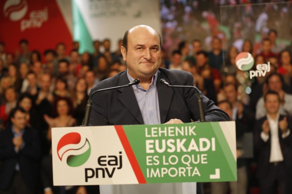 Kanpaina amaierako mitina. Areatza