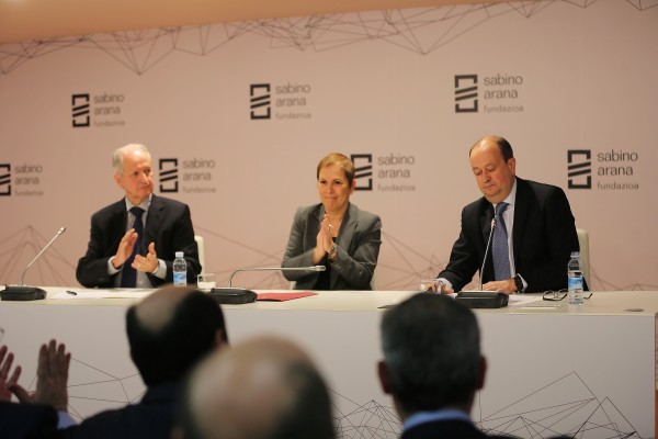 Uxue Barkos en la Fundación Sabino Arana