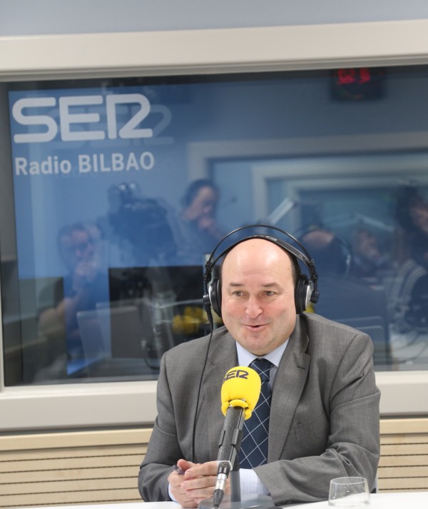 Andoni Ortuzar en la cadena SER