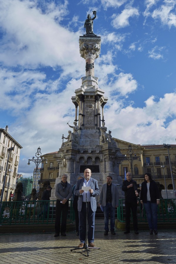 Foruen Monumentuaren aurrean irakurritako Aldarrikapena