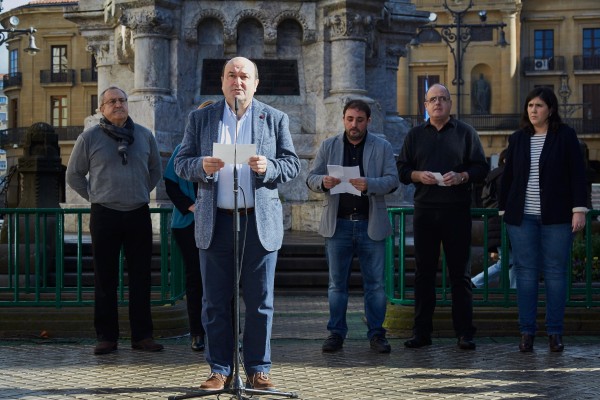Foruen Monumentuaren aurrean irakurritako Aldarrikapena