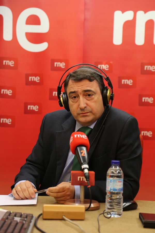 Aitor Esteban RNE irratian
