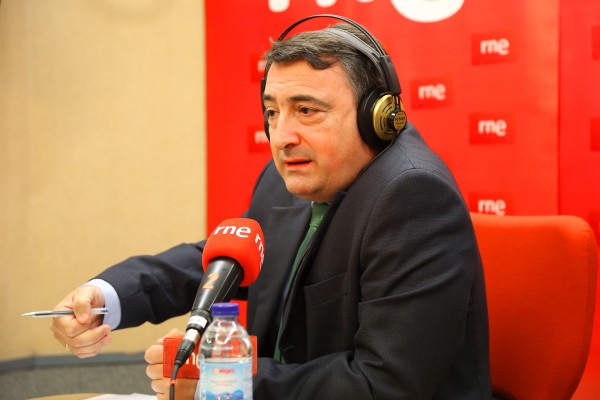 Aitor Esteban RNE irratian