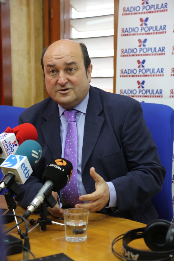 Andoni Ortuzar Herri irratian - maiatza 2016