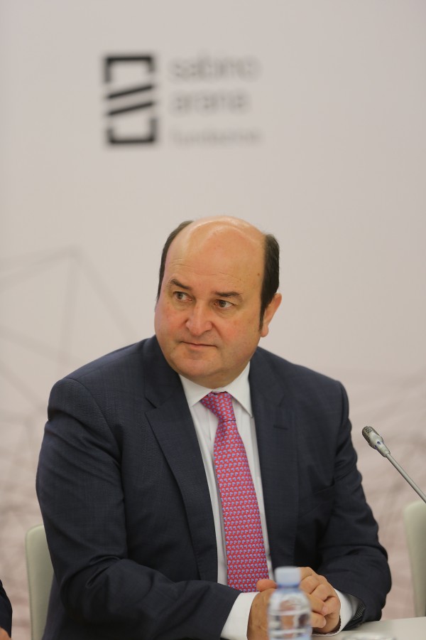 Brexit eta migrazioei buruzko seminarioaren irekiera. Andoni Ortuzar
