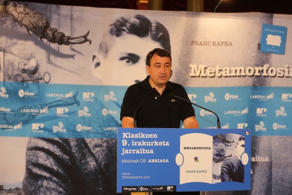Representantes de EAJ PNV en la lectura de Metamorfosis en el Arriaga