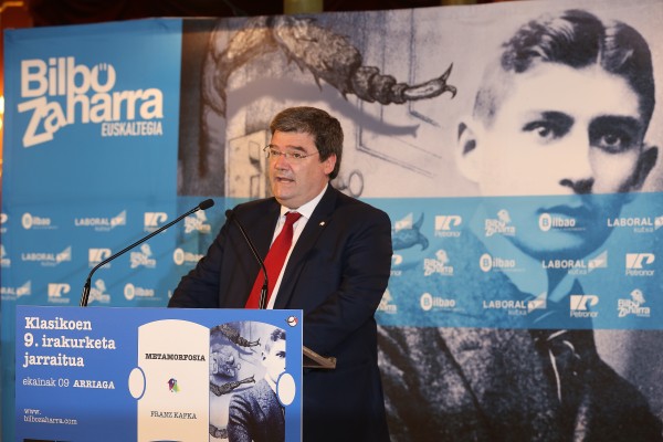 Representantes de EAJ PNV en la lectura de Metamorfosis en el Arriaga