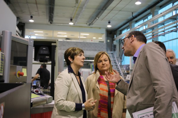 Industria-Enpresa. Joseba Agirretxea, Arantxa Tapia, Mª Eugenia Iparragirre