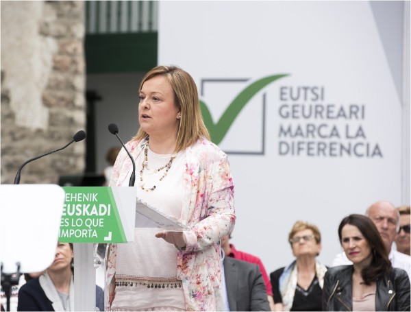 Ekitaldia Hondarribian. Andoni Ortuzar, Maria Eugenia Iparragirre, Joseba Agirretxea (2016-06-12)