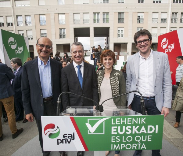 Ekitaldia Vitoria-Gasteizen. Iñigo Urkullu, Mikel Legarda, Gorka Urtaran (2016-06-13)