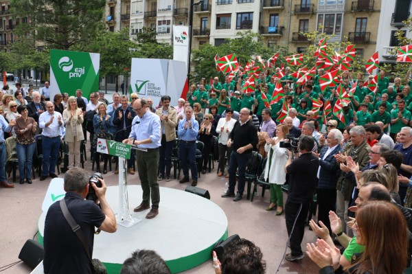 Ekitaldia Donostian. Joseba Agirretxea, Joseba Egibar, Iñigo Urkullu