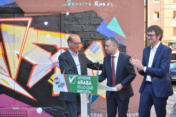 Acto en Vitoria-Gasteiz. Gorka Urtaran, Mikel Legarda, Iñigo Urkullu (20-06-2016)