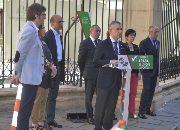 Vitoria-Gasteiz. Acto Autogobierno. Iñigo Urkullu, Mikel Legarda, Ramiro González