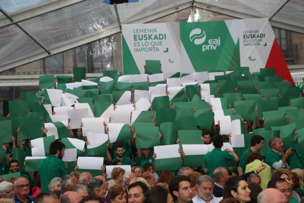 Bilbao. Mitin Plaza Arriaga. Andoni Ortuzar, Iñigo Urkullu, Aitor Esteban, Joseba Agirretxea, Mikel Legarda