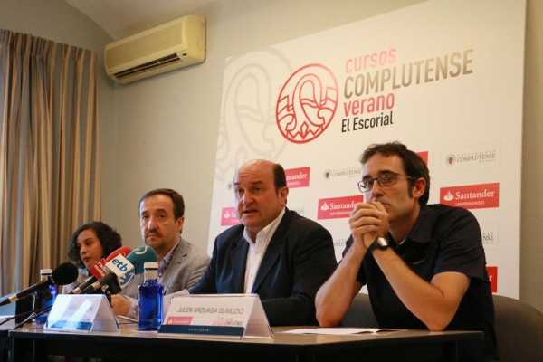Ortuzar, en los Cursos de verano de la Universidad Complutense