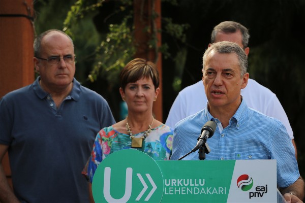 Iñigo Urkullu en las regatas de Donostia 2016