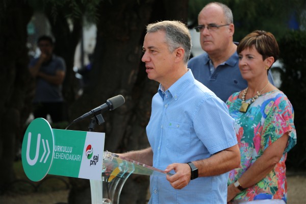 Iñigo Urkullu en las regatas de Donostia 2016