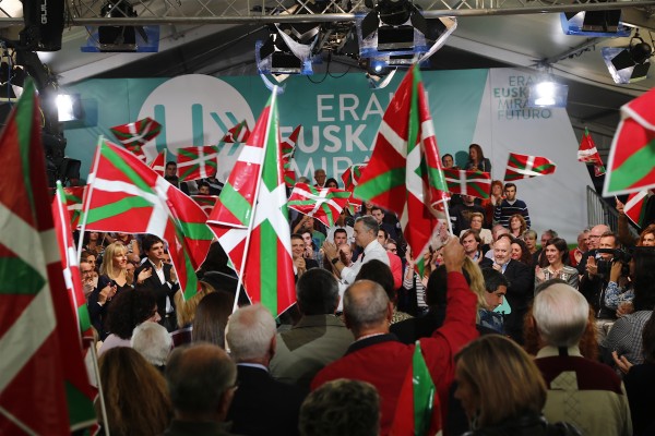 Basauriko mitina Iñigo Urkullu, Itxaso Atutxa, Andoni Busquet. 