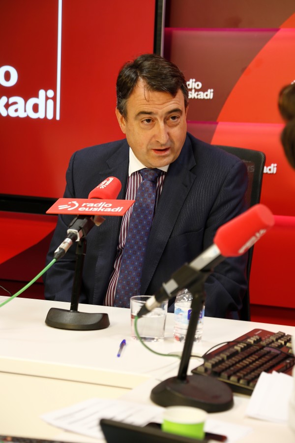 Aitor Esteban en el programa Boulevard de Radio Euskadi