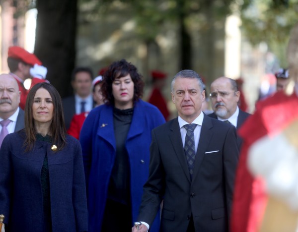 El Lehendakari Iñigo Urkullu jura su cargo ante el árbol de Gernika