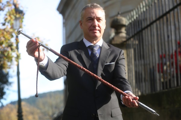 El Lehendakari Iñigo Urkullu jura su cargo ante el árbol de Gernika