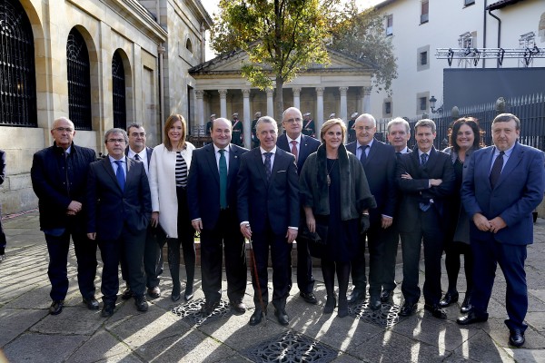 I. Txueka, J. Aurrekoetxea, K. Mediavilla, M. Zarate, A. Ortuzar, I. Urkullu, J. Egibar, I. Atutxa, P. Arizmendi, K Aldama, M. Burzako, A.E. Furundarena,  J.A. Suso (EBB)