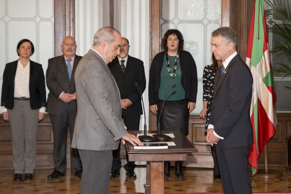 Los consejeros del Gobierno Vasco toman posesión de sus cargos