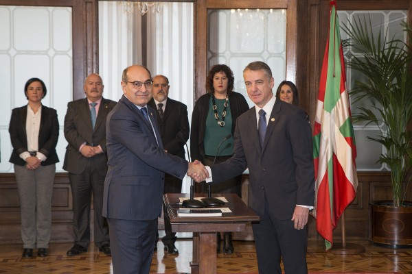 Los consejeros del Gobierno Vasco toman posesión de sus cargos