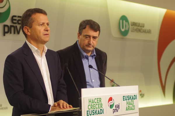 Jokin Bildarratz eta Aitor Esteban Espainako Konstituzioaren egunean