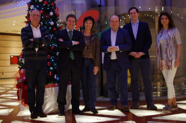 Encuentro entre Andoni Ortuzar y la eurodiputada bávara, Ulrike Müller