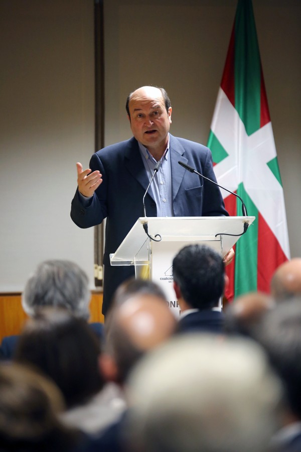 Conferencia de Andoni Ortuzar en Tenerife