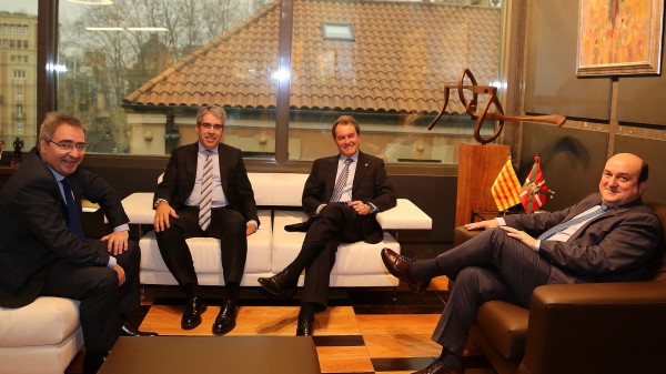 Andoni Ortuzar y Joseba Aurrekoetxea, reciben en Sabin Etxea a Artur Mas, presidente del PDeCAT, y a Francesc Homs, portavoz del PDeCAT en el Congreso de los Diputados