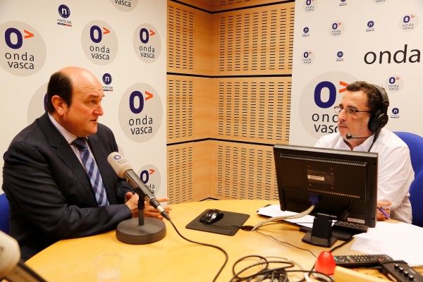 Andoni Ortuzar Onda Vasca irratian