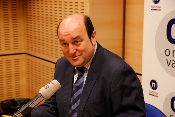 Andoni Ortuzar Onda Vasca irratian