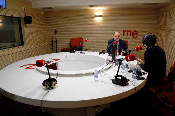 Andoni Ortuzar  RNE irratian