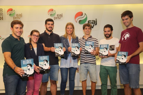 Mireia Zarate y Alex Zapirain presentan la revista Ostarte