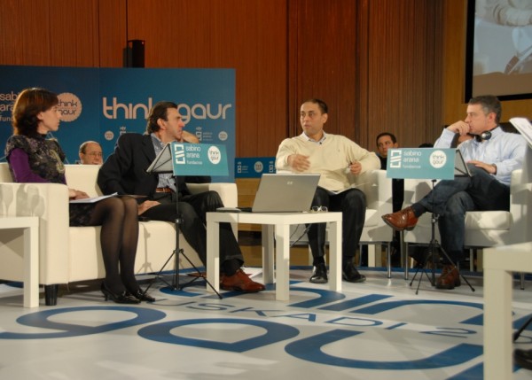 Berrikuntza buruzko ikuzpuntu ezberdinei buruz hitz egin zen 