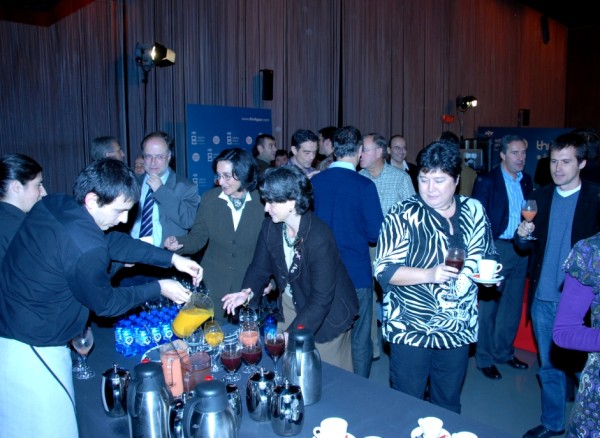 Topaketaren ostean  jaki  berritzaileen dastapena eskaini zen  bertaratutako guztiei  