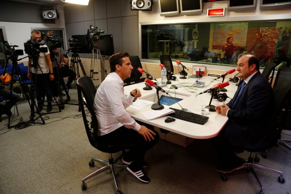 Andoni Ortuzar Radio Euskadi irratian 20171024