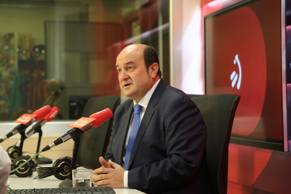 Andoni Ortuzar Radio Euskadi irratian 20171024