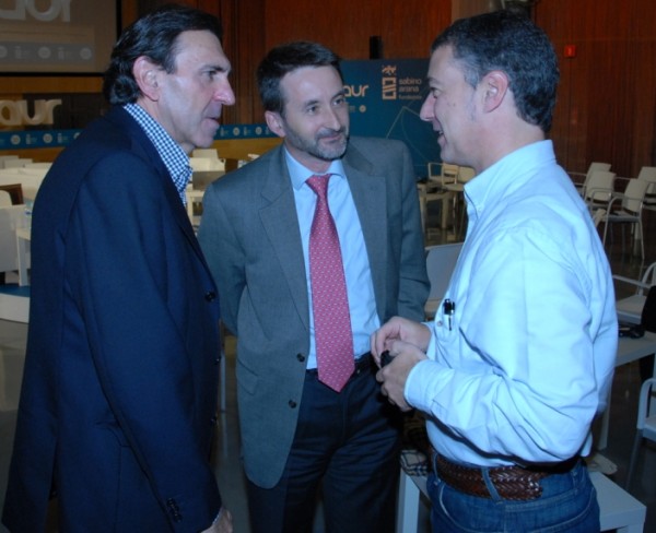 Iñigo Urkullu,  Jon Azua eta Josu Jon Imazekin 