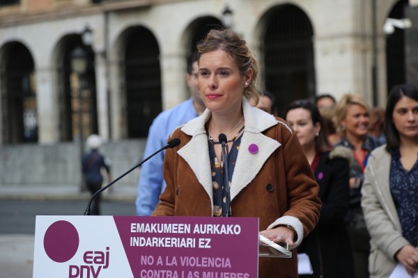 EAJ-PNV se compromete a redoblar sus esfuerzos para combatir la lacra de la violencia contra las mujeres