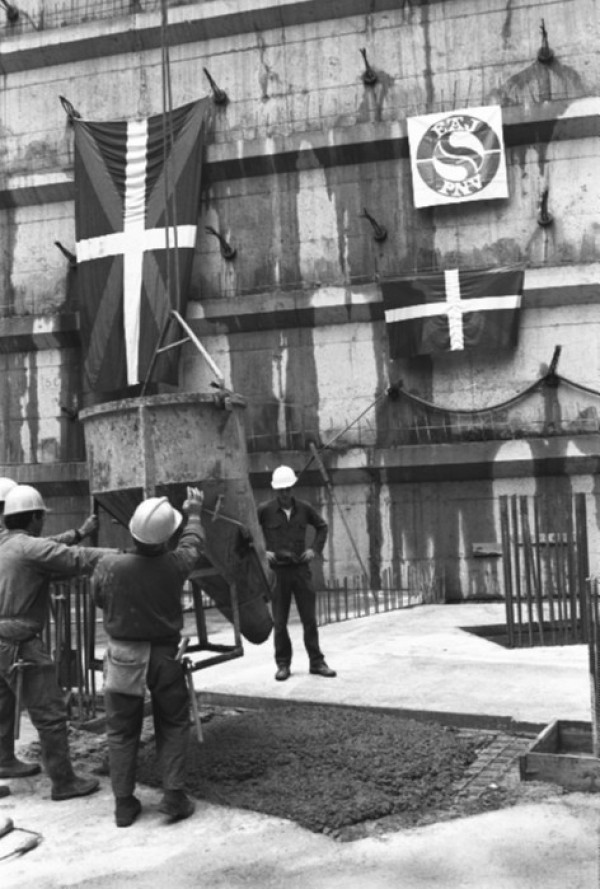 1991 La primera piedra se colocó el 13 de marzo de 1991 II